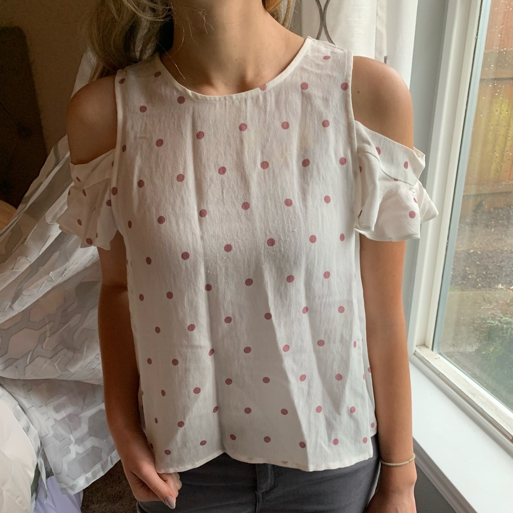 Open shoulder top